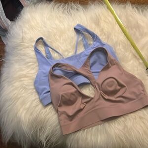 Athleta like new2 sport bras blush and periwinkle 38 b/c